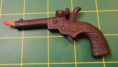 Vintage MINIATURE BIG CHIEF CAST IRON CAPGUN, Made In USA!   BIN V