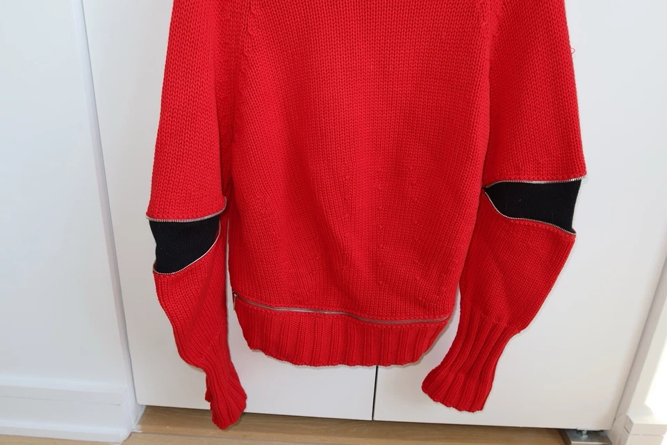 **Suéter ALEXANDER MCQUEEN rojo vibrante con detalle de cremallera - usado solo un par de veces** Foto 3 de 4