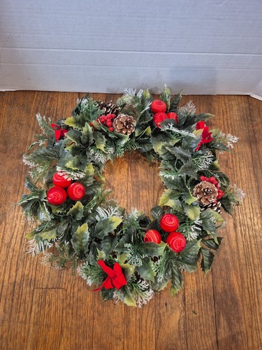 Ancienne couronne de porte de Noël en plastique 18" baies de houx ornements pomme de pin  - Photo 1/7