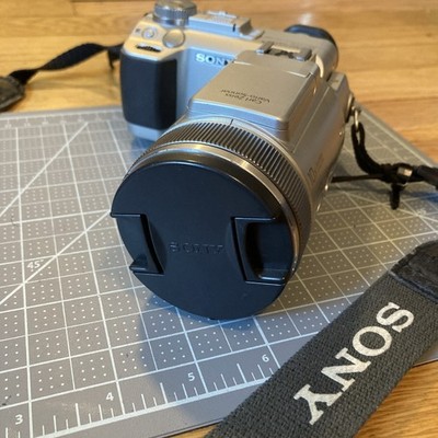 【訳あり】SONY Cyber-shot DSC-F717 デジタルカメラ Sony Cyber-shot DSC-F717 4.9MP Digital Camera - Silver for sale