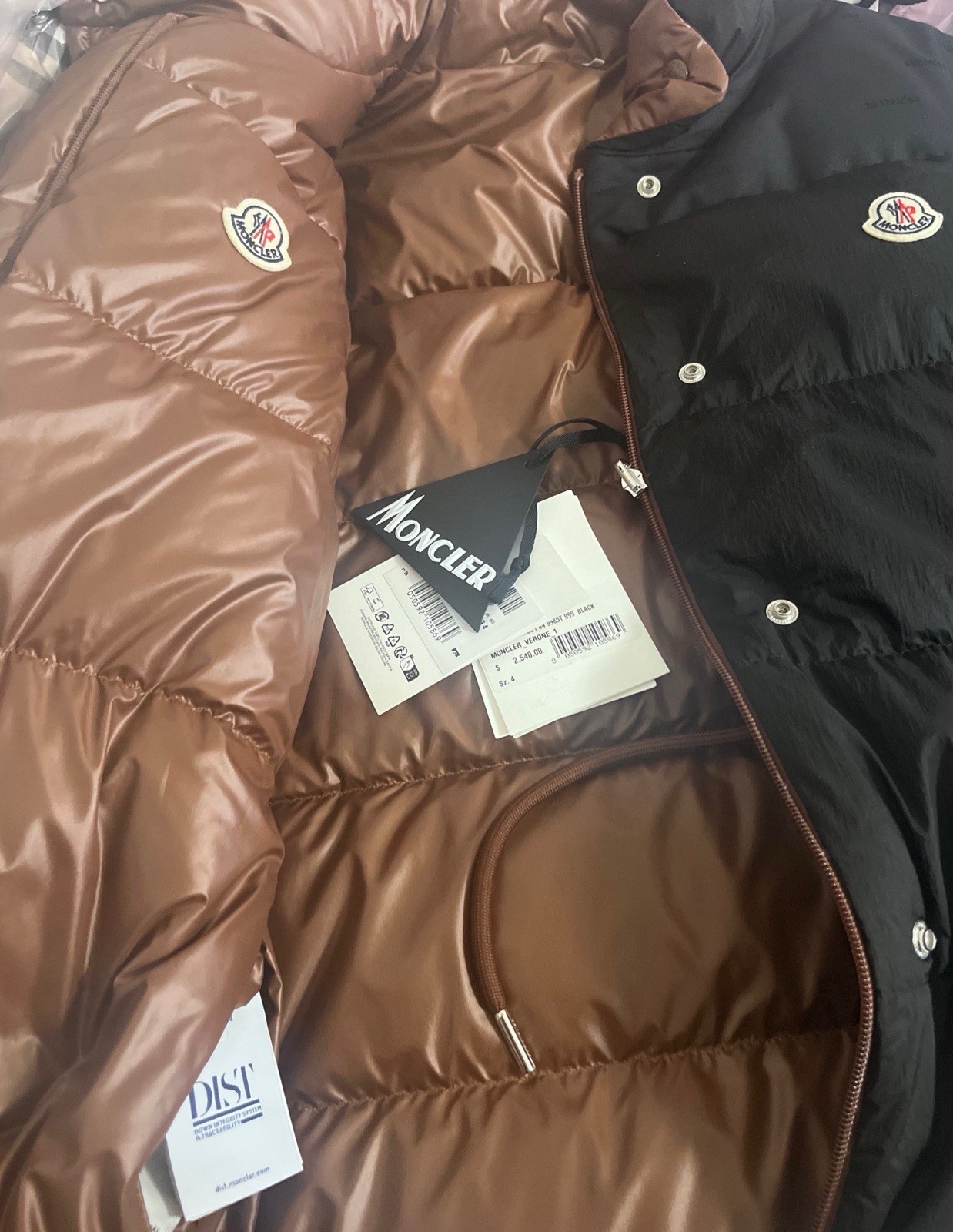 $2540 MONCLER Women’s Black & Brown Verone Short Reversible Down Jacket Size 4 thumbnail 13