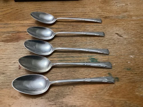 (1) Vintage Gorham Sterling Silver Dinner Spoon  5 3/4 “ Long 25.44 Grams TW