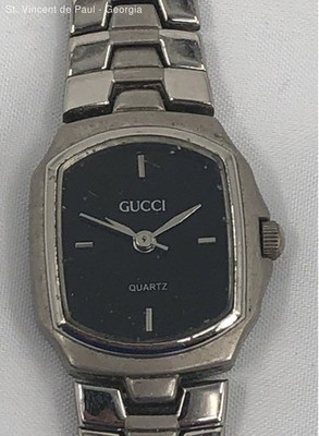 Vintage Gucci Silver and Black Quartz Watch Silver watch Gucci Black in Silver - 46984507 main image 4