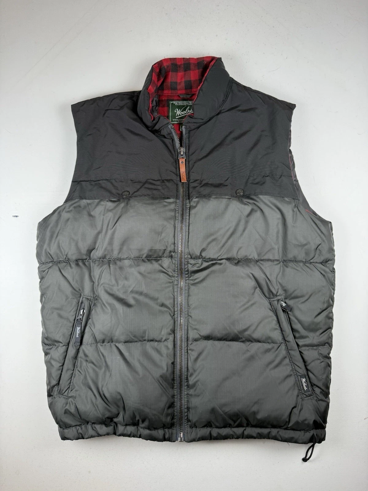 Woolrich Puffer Vest Mens Large Black Down Insulated Outdoors Hiking Sleeveless