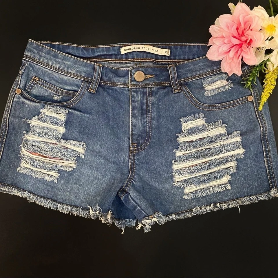 Шорты короткие с разорванной заниженной талией Romeo & Juliet с карманами в стиле бохо - Изображение 2 из 4