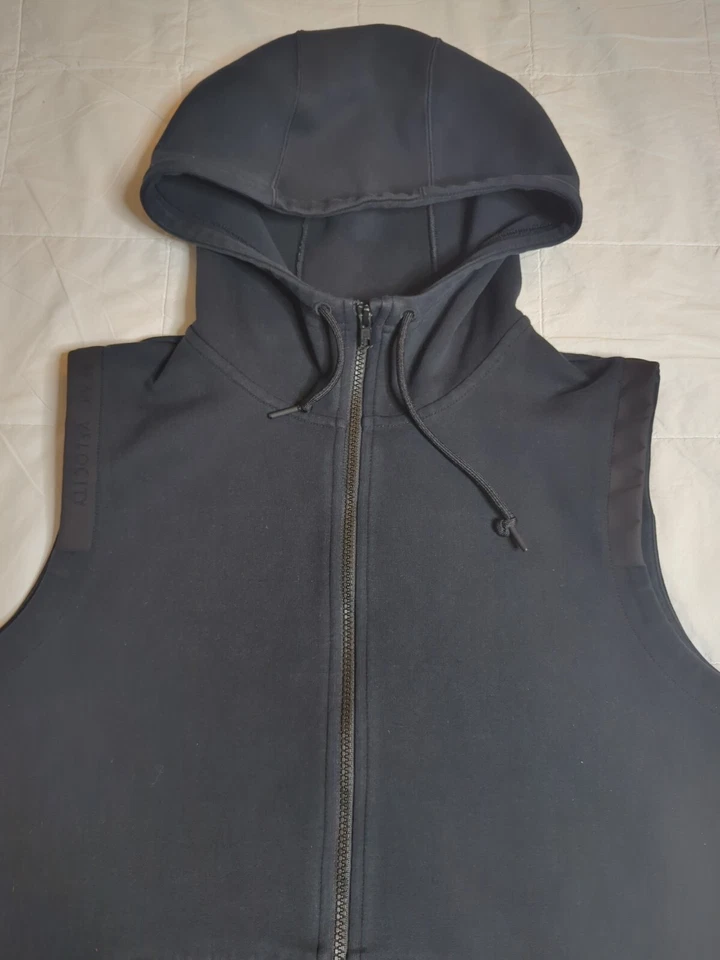 Chaleco con Capucha Peak Velocity Para Hombre Negro Atlético Metrofleece Talla Mediana  Foto 3 de 4