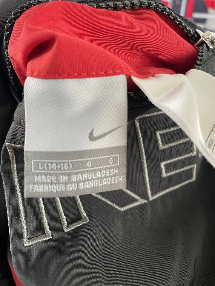 Jaqueta Nike Vintage Juventude Grande 14-16 Preta Vermelha Reversível Swoosh Grande Logotipo Y2K - Imagem 2 de 4