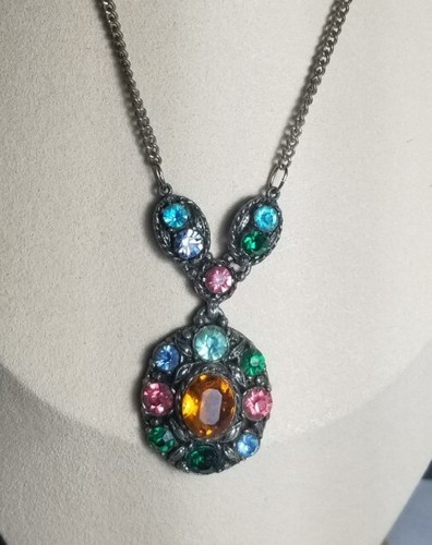 Vtg Unbranded Multicolor Neclace with Chain - Victorian Style