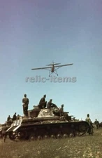 WW2 PICTURE PHOTO GERMAN TANK PANZER IN THE FIELD 6651