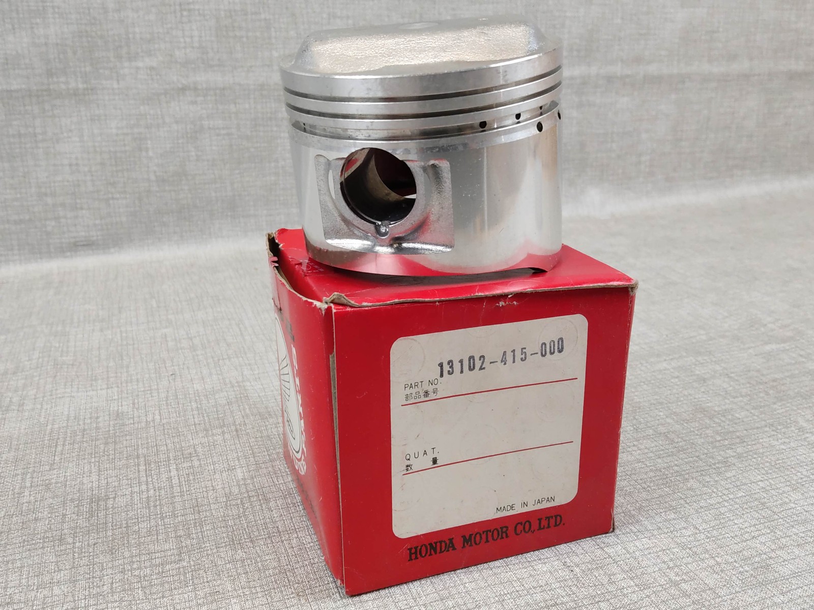 Piston gauche STD pour Honda CX500 de 1978 à 1982 pièce origine 13102-415-000