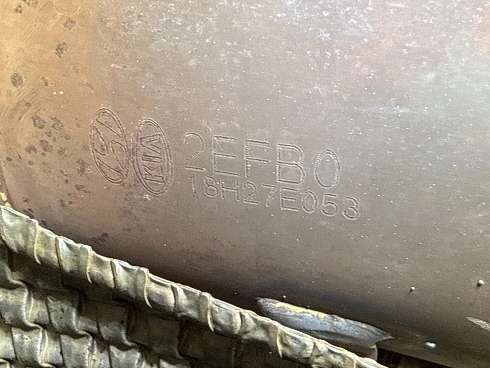 Convertidor catalítico colector de escape Hyundai Elantra 2017-2020 OEM Foto 2 de 4