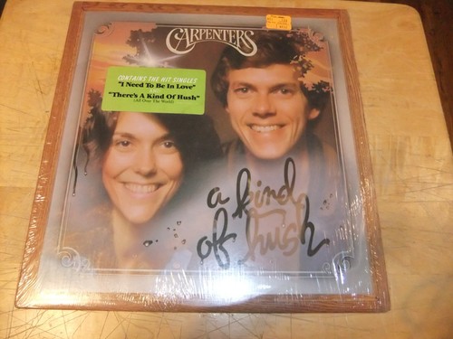 1976 CARPENTERS A KIND OF HUSH VINYL RECORD W/ CELLO + HYPE EXC/NM COND TESTED - Afbeelding 1 van 8