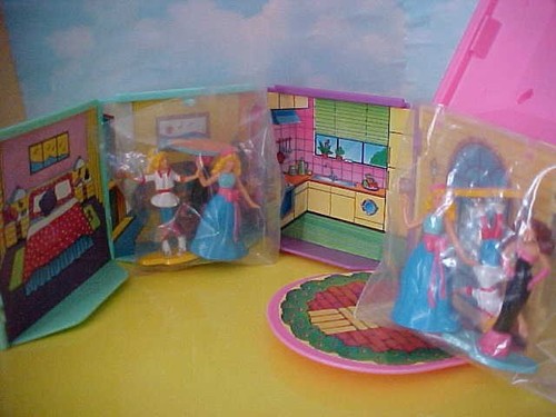 TINY TEENY Tara Toy Corp. House + 6 Tiny-Teeny Puppen - Bild 4 von 8
