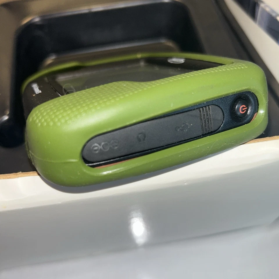 Magellan Crossover GPS 3.5" LCD Touch Screen Topo Continental United States - Image 4 of 4