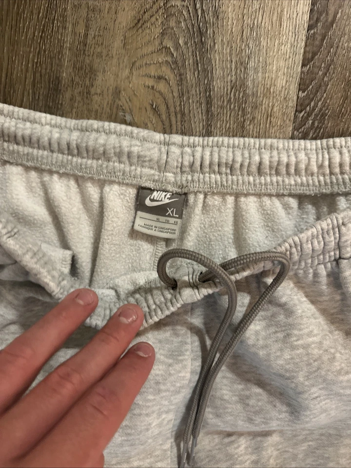 Pantalones deportivos vintage Nike grises holgados Y2K etiqueta plateada negros Swish adulto XL Foto 3 de 4