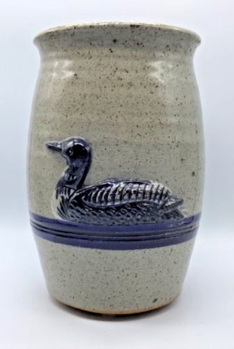 Art Pottery Crock Vase Utensil Holder w/ 3D Blue Duck on Speckled Glaze, 7.5” - Photo 1 sur 7