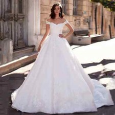 Off Shoulder Ivory Wedding Dresses Appliques Backless Pleated Lace Bridal Gowns