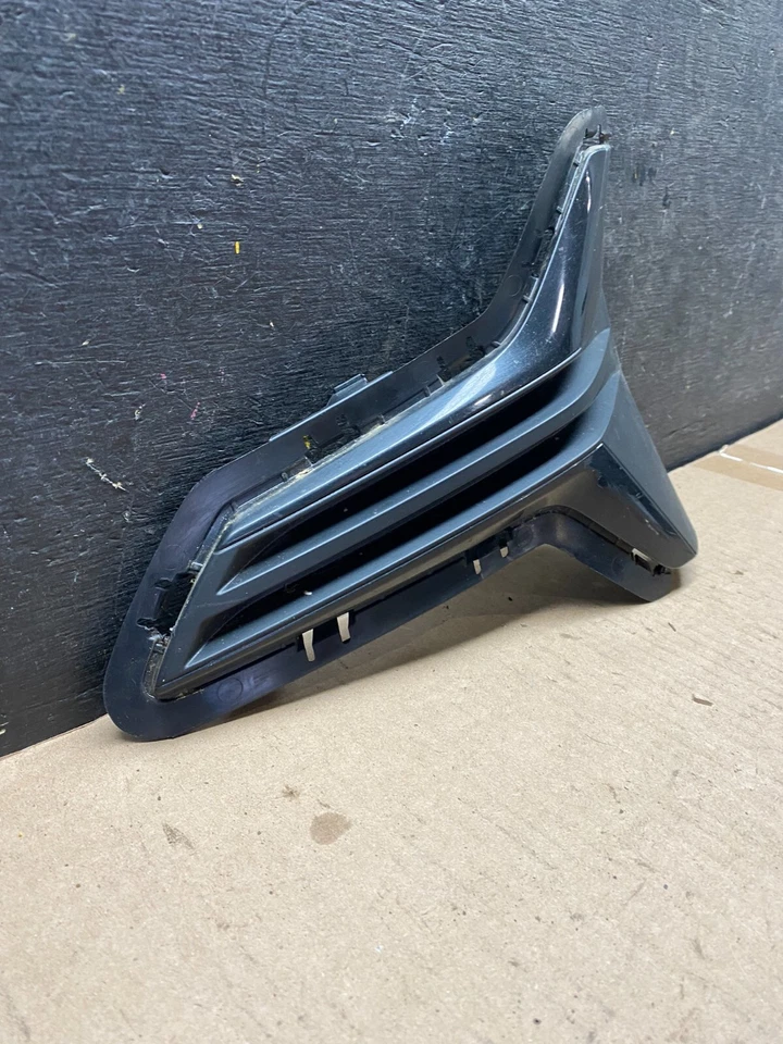 2019 to 2021 BMW M3 G20 318d 320d 320dX 320i Left Side Bumper Trim C2336 - Image 3 of 4