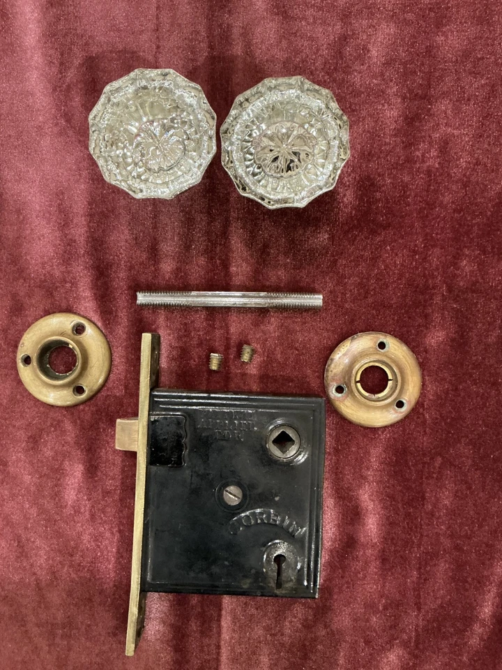 PAR DE PERILLAS DE PUERTA DE VIDRIO ACANALADO VINTAGE - CERRADURA DE MORTAJA - ROSETAS - VARILLA (UN LOTE) Foto 2 de 4