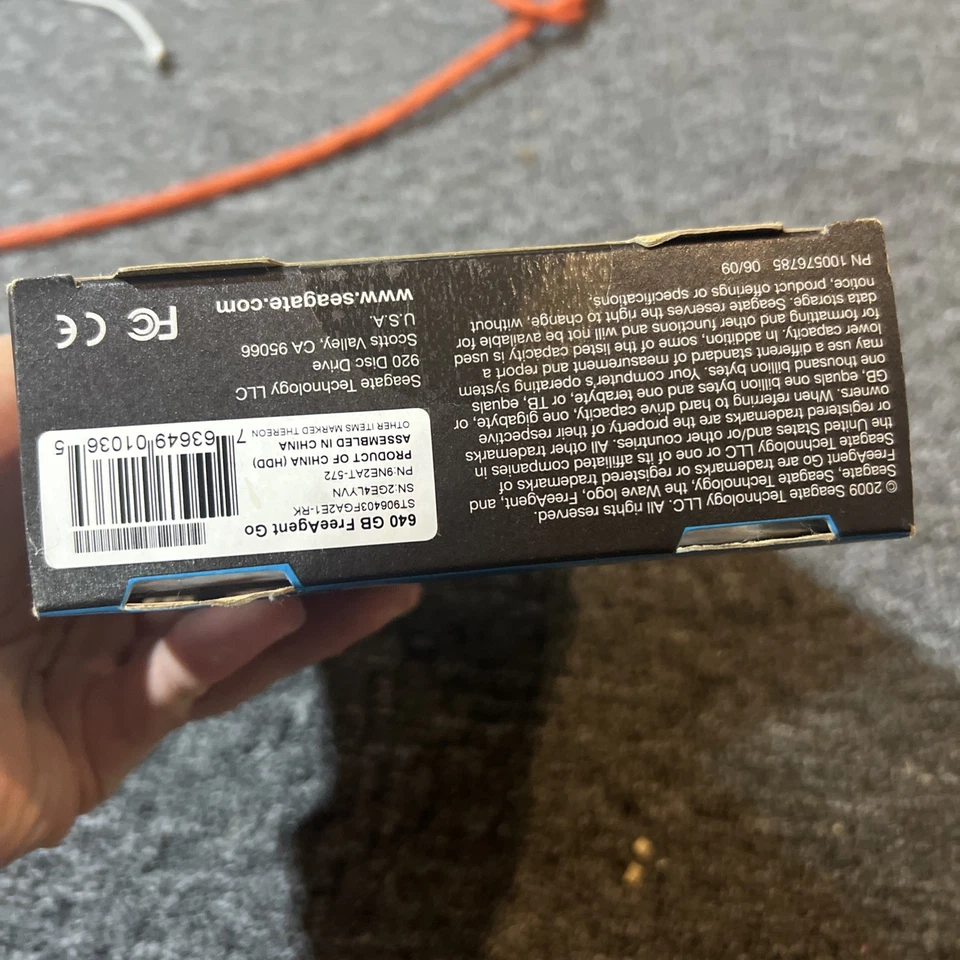 Seagate FreeAgent 640GB GoFlex Ultra-Portable External Hard Drive Silver - NEW - Image 3 of 4