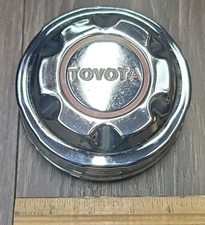 Oem Toyota 1984-1987 Pickup Truck Fj60 Landcruiser Rear Center Cap Centercap Hub Oem Toyota 1984-1987 Pickup Truck Fj60 Landcruiser Rear Center Cap Centercap Hub