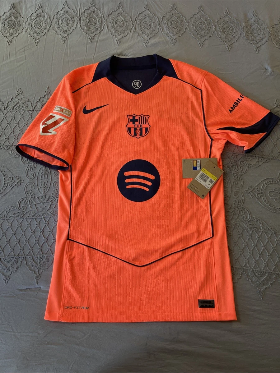 Preços baixos em Tamanho S Fc Barcelona Laranja fã de Futebol