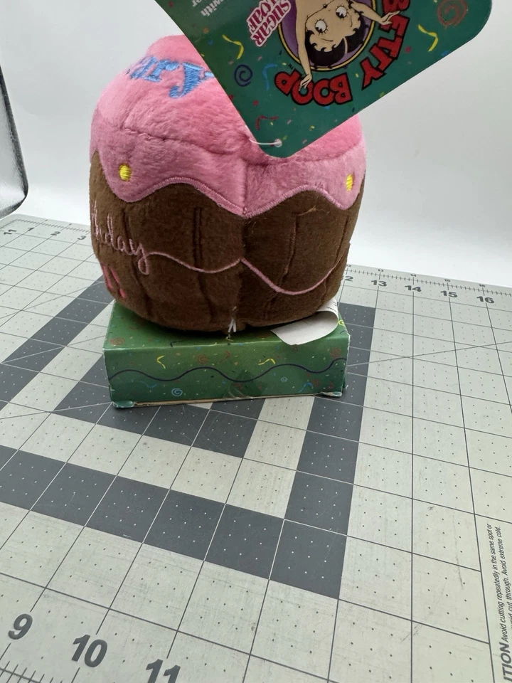 BETTY BOOP JANUARY Birthday Bash Cupcakes Plush Stuffed Toy 2013 13.5” - Image 3 of 4