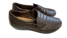 Clarks Collection Womens Size 7.5 Loafer Shoes Black Comfort Leather Slip On Cus