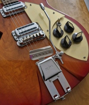 VIB-ROLA Vibrola Kauffman tremolo tailpiece for Rickenbacker 330, 360 Or Capri