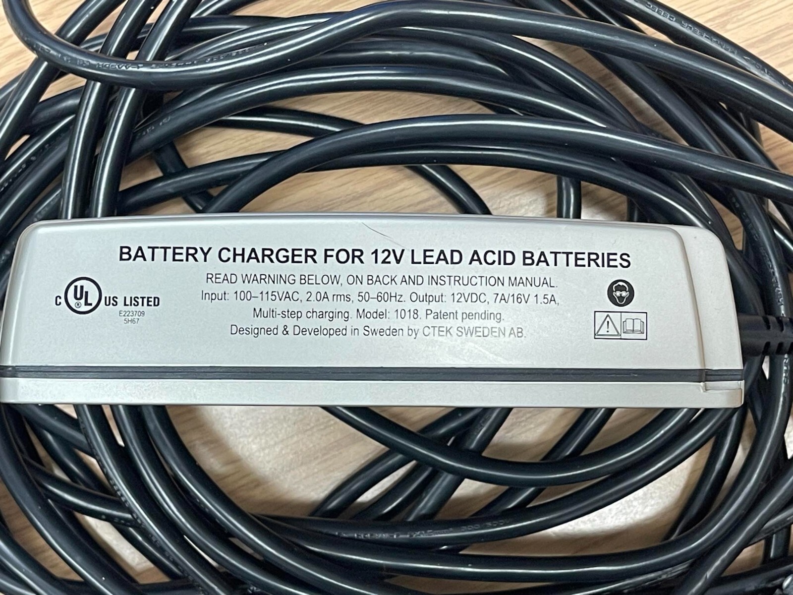Bentley OEM Battery Charger / Maintainer / Tender DBBH04004472