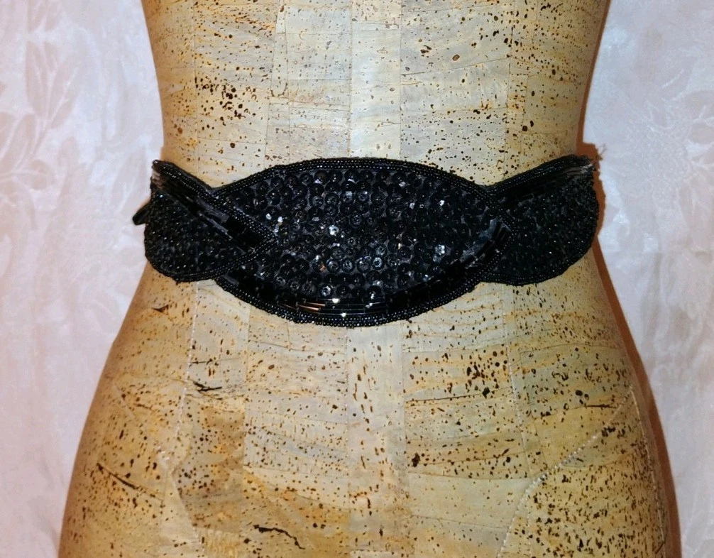Women display picture 1