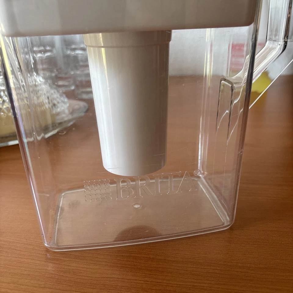 Brita Water Filtration Pitcher. Filter NOT Included. 2 Quart Capacity. - Image 2 of 4