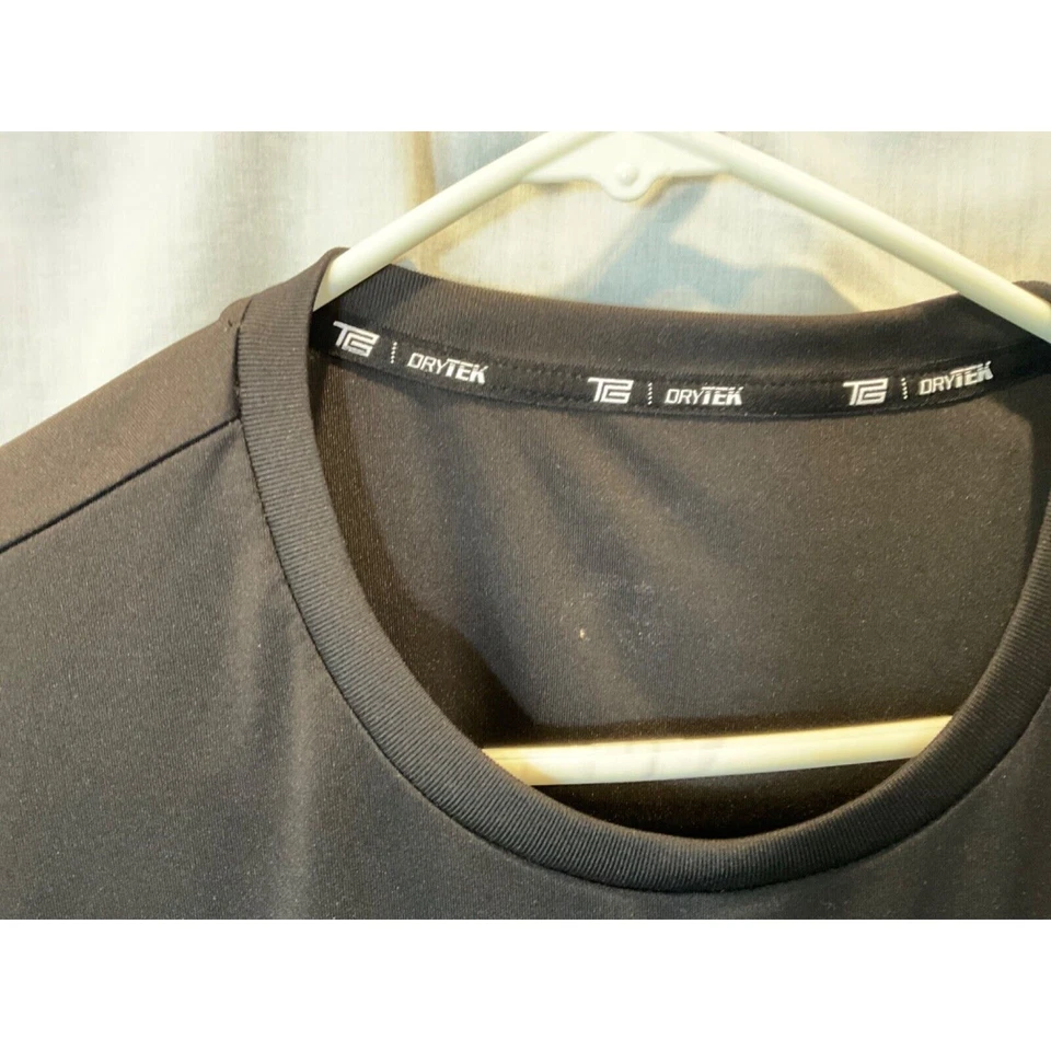 Camisa Kohl's DryTek Negra Manga Corta, Etiquetada 2XXL Alta, Se Ajusta Como 1XL Alto Foto 3 de 4