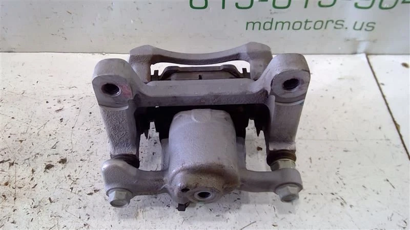 Pinza de freno trasera izquierda Buick Encore 2018-2020 OEM 42392214 Foto 3 de 4