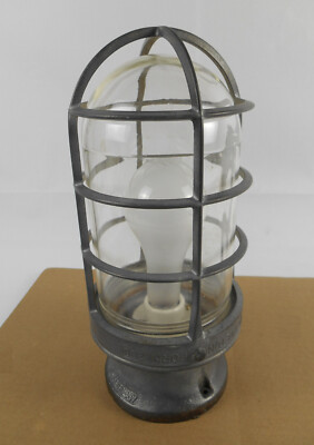 【ビンテージ】Appleton Form 200 防爆型インダストリアルライト Vintage Appleton Form 200 Explosion Proof Industrial Light Fixture