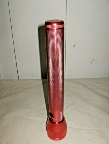 Supreme Pelican 3310PL Flashlight Glow In The Dark SS19 100