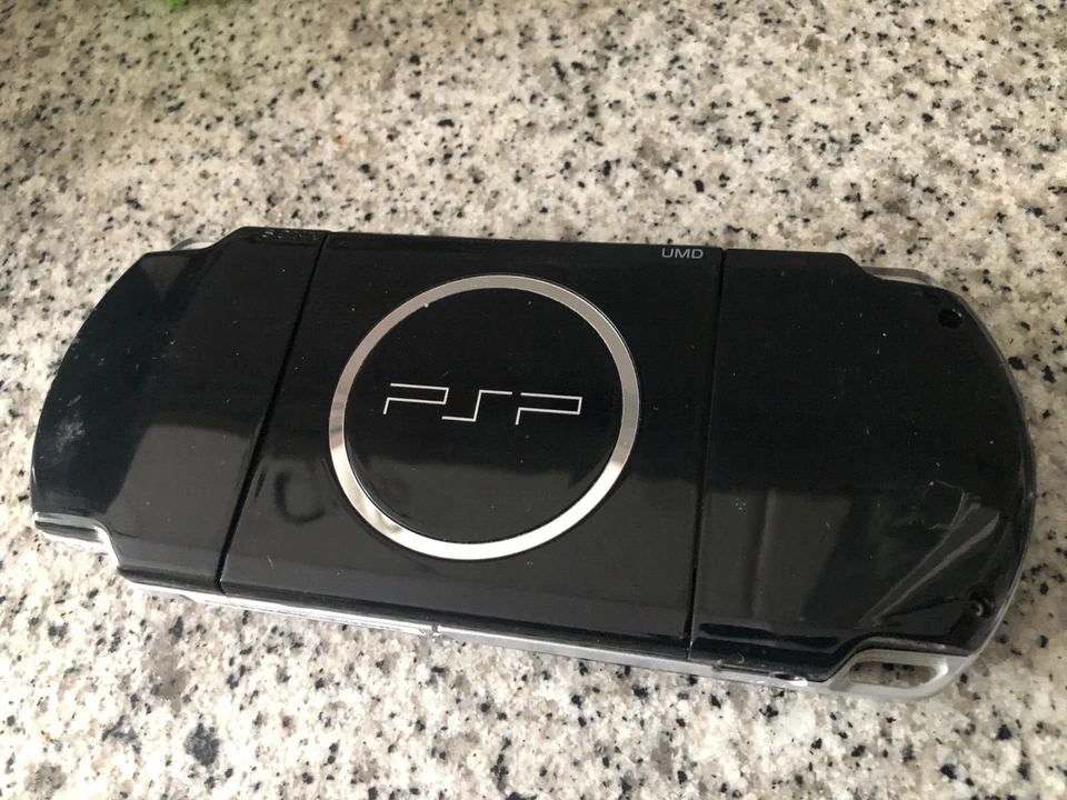 Sony PSP Playstation Portable 2000 2001 Handheld System Black untested - Image 2 of 2