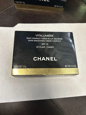 Vitalumiere satin Smoothing Creme Compact 20 Clair Cameo int. 1 - image 1 of 4