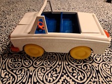 Vintage 1972 Hasbro WEEBLES CAR/Vehicle With Tow Action.           A
