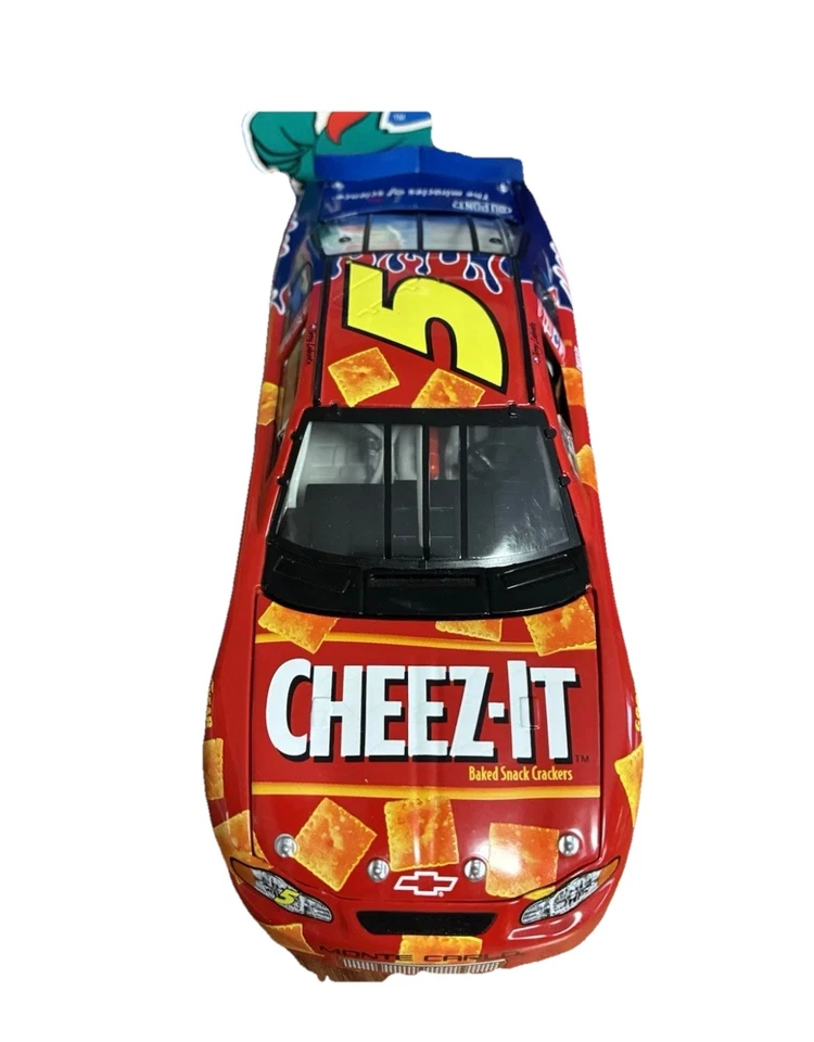 Terry Labonte #5, 2002 Monte Carlo Club Car Bank. Kellogg's / Cheez-It. Acción Foto 3 de 4