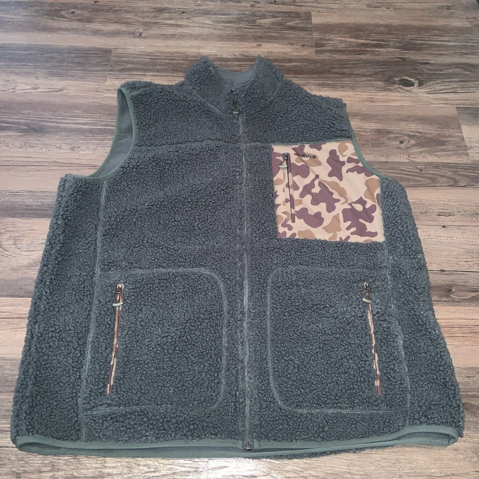 Orvis Men's Sherpa Fleece Vest Color Dark Pine (Green) Size XL Camo