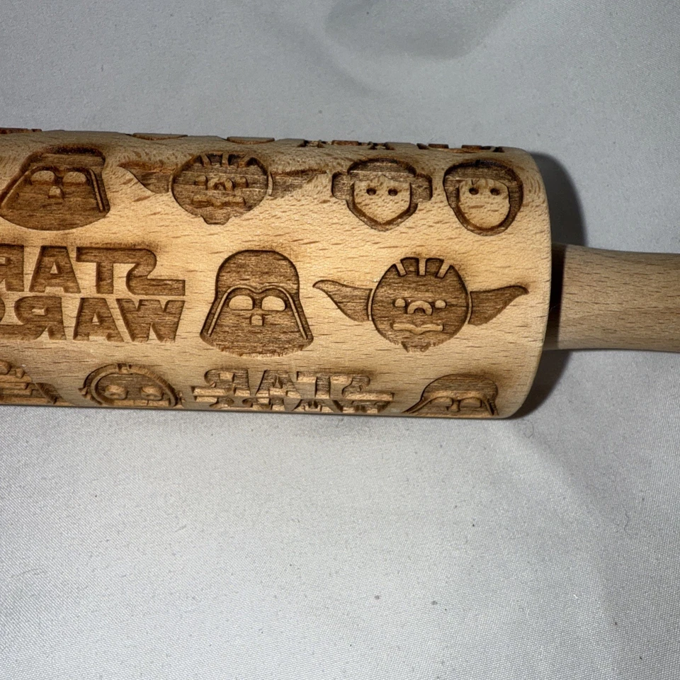 Star Wars Wooden Embossing Rolling Pin; Vader, Luke, Leah, C-3PO, Yoda, R2D2 - Image 2 of 4