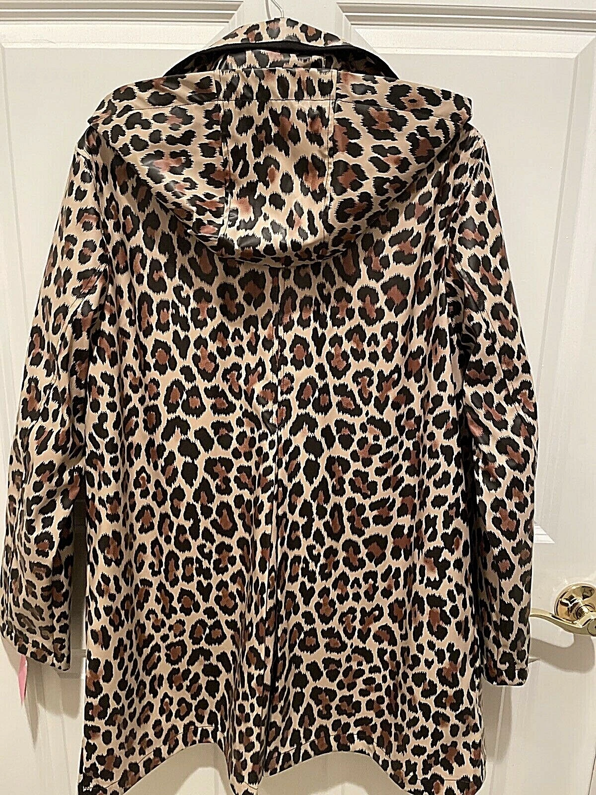 Giacca impermeabile nuova con etichette $248 Kate Spade New York stampa leopardata con cappuccio e zip GRANDE