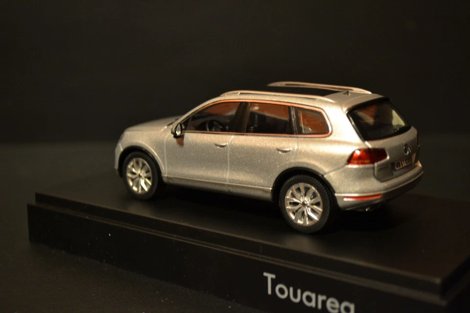 Vehículo VW Touareg II Tipo 7P 2015 Herpa edición concesionario escala 1/43 Foto 3 de 4