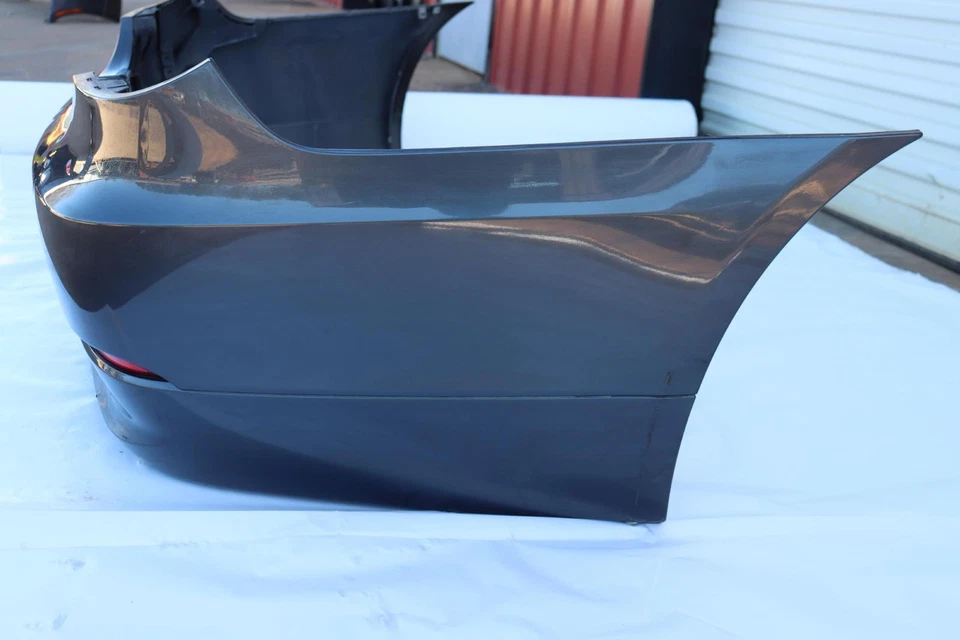 BMW 535I E60 2008-2010 sedán parachoques trasero cubierta panel montaje OEM Foto 3 de 4