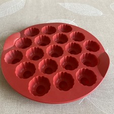 TUPPERWARE MOULE  A BOUCHEES TUPPERWARE chocolats de noel