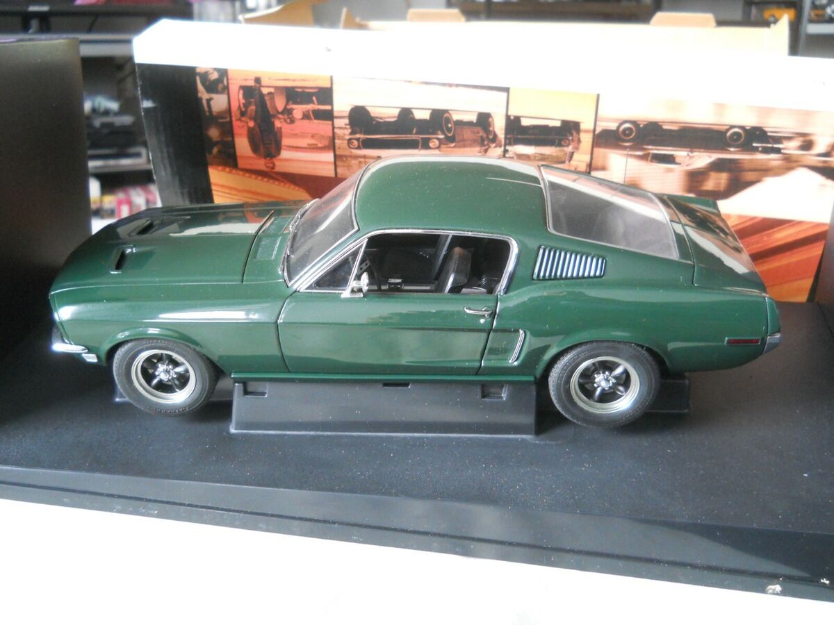 Autoart Ford Mustang Bullitt GT390 Steve McQueen 1:18 Autoart Ford Mustang Bullitt GT390 Steve McQueen 1:18
