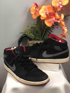 air jordan 1 mid black cool grey gym red