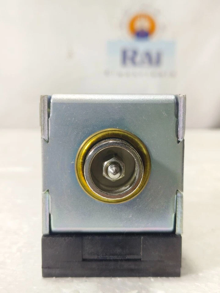 ABB SACE S.p.a. YO-1SDA038286R1 YC-1SDA038296R1 BOBINA DE LIBERACIÓN DE DERIVACIÓN 24V DC Foto 4 de 4