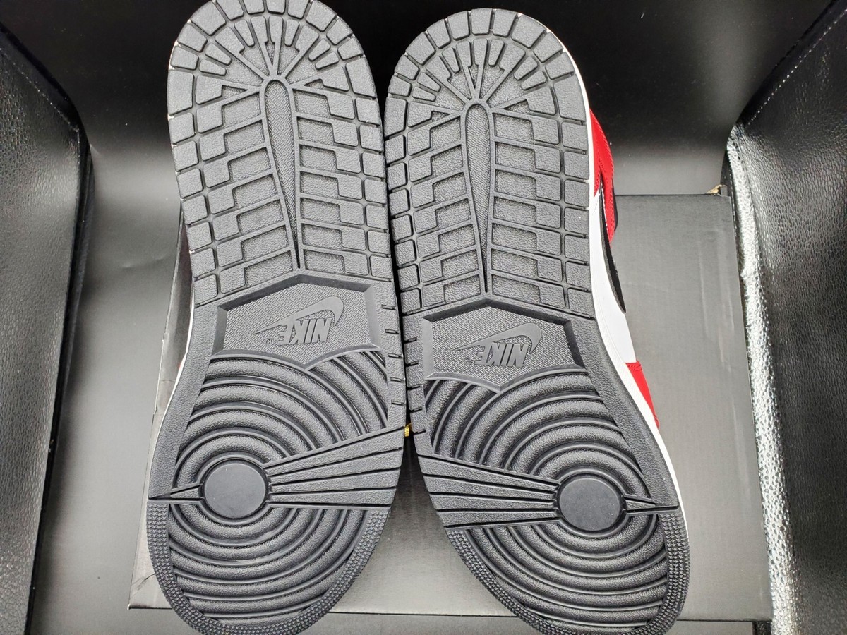 Nike Air Jordan 1 Mid Chicago Black Toe Lost & Found Men Nike Air Jordan 1 Mid Chicago Black Toe Lost & Found Men